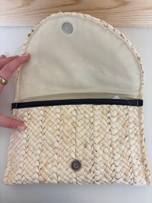 Sandy Clutch